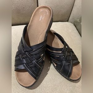 Clarks Collection Women's Lexi Selina Flat Sandal, Black, SZ 9.5 M